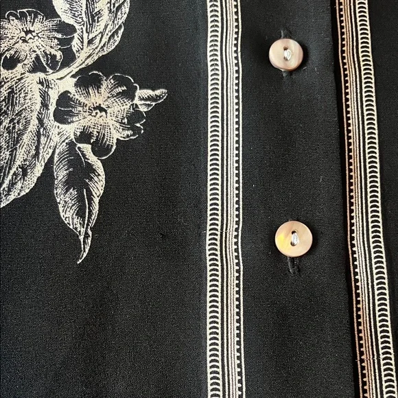 VINTAGE silk button up - Picture 2 of 7
